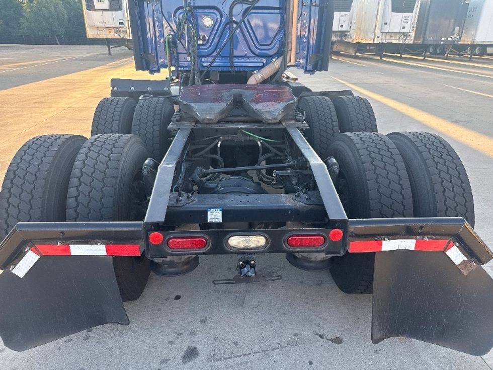 Sleeper Tractor-Heavy Duty Tractors-Freightliner-2021-T12664ST-Dallas-TX-518,909\n\t\tmiles-$ 68,000 - Image 6