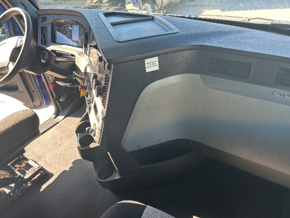 Sleeper Tractor-Heavy Duty Tractors-Freightliner-2021-T12664ST-Dallas-TX-534,522\n\t\tmiles-$ 65,000 - Image 15