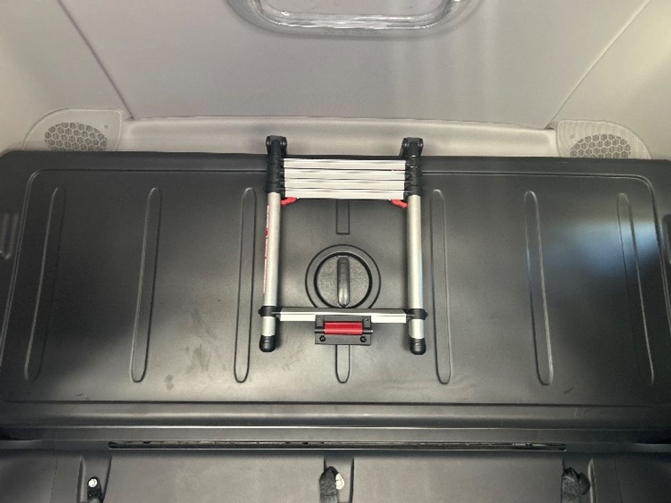 Sleeper Tractor-Heavy Duty Tractors-Freightliner-2021-T12664ST-Dallas-TX-534,522\n\t\tmiles-$ 65,000 - Image 17