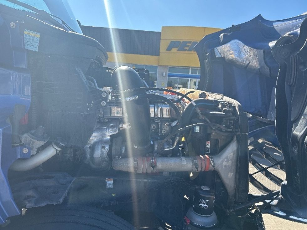 Sleeper Tractor-Heavy Duty Tractors-Freightliner-2021-T12664ST-Dallas-TX-534,522\n\t\tmiles-$ 65,000 - Image 20