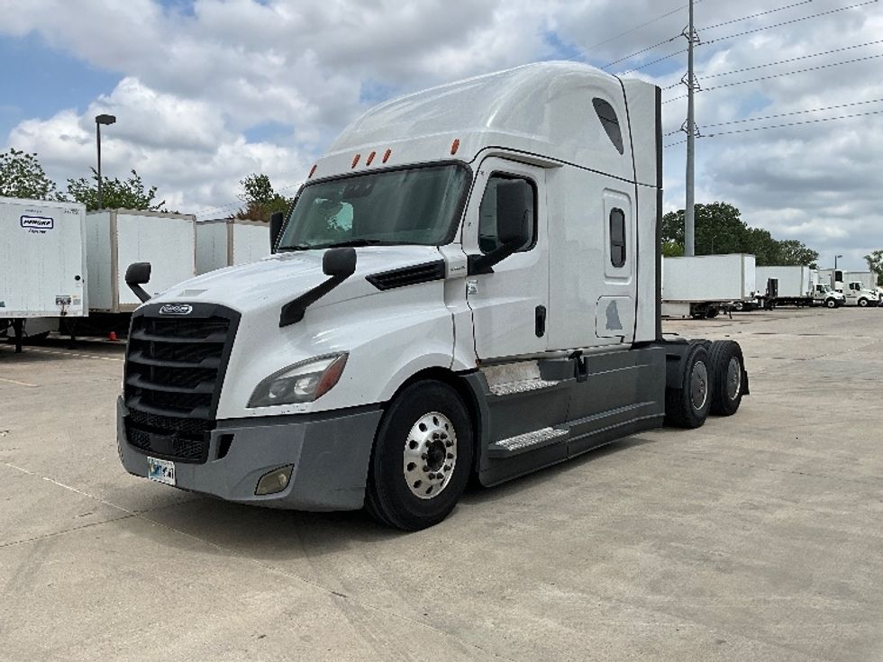 Sleeper Tractor-Heavy Duty Tractors-Freightliner-2021-T12664ST-Dallas-TX-559,773\n\t\tmiles-$ 66,500 - Image 3