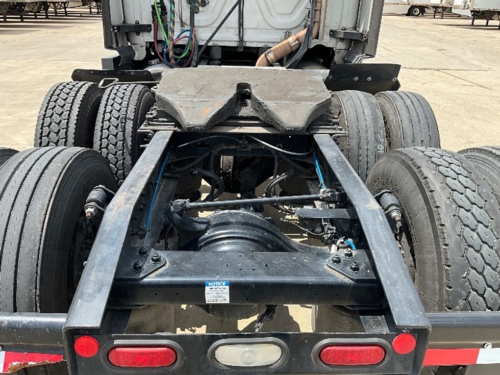 Sleeper Tractor-Heavy Duty Tractors-Freightliner-2021-T12664ST-Dallas-TX-559,773\n\t\tmiles-$ 66,500 - Image 6