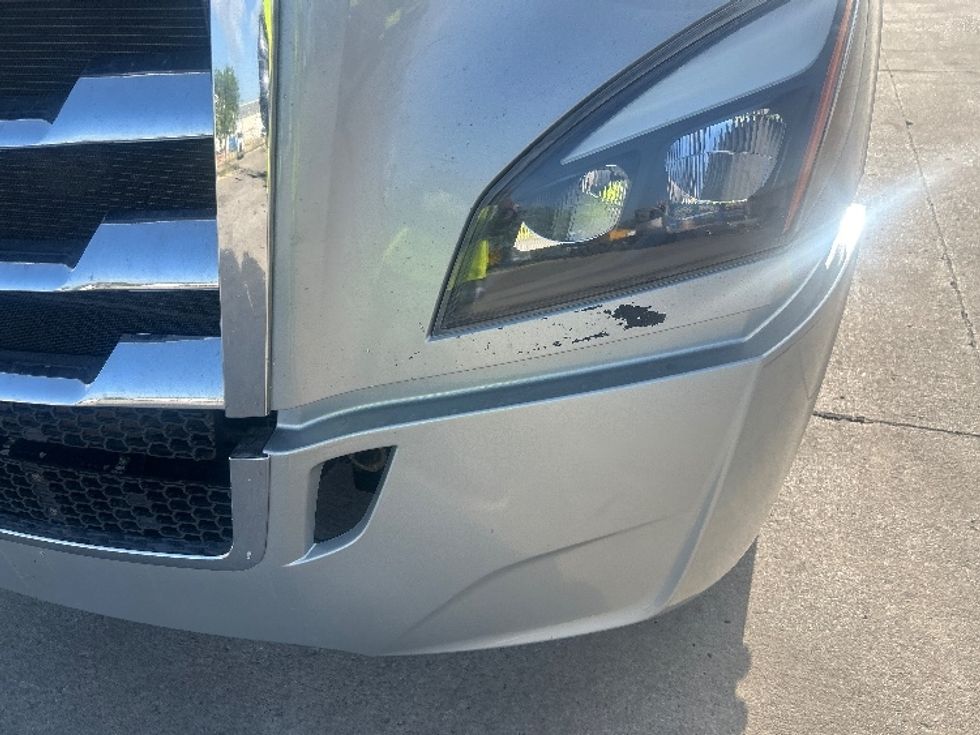 Sleeper Tractor-Heavy Duty Tractors-Freightliner-2021-T12664ST-Dallas-TX-719,995\n\t\tmiles-$ 39,500 - Image 26