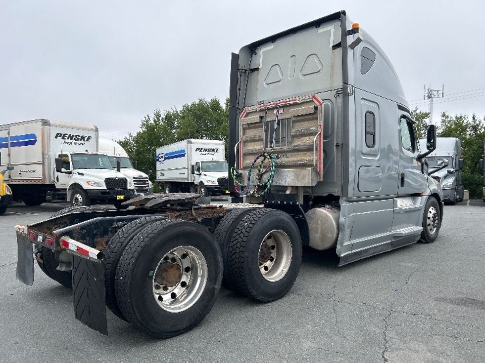 Sleeper Tractor-Heavy Duty Tractors-Freightliner-2021-T12664ST-Dartmouth-NS-863,277\n\t\tkm-$ 85,500 - Image 7