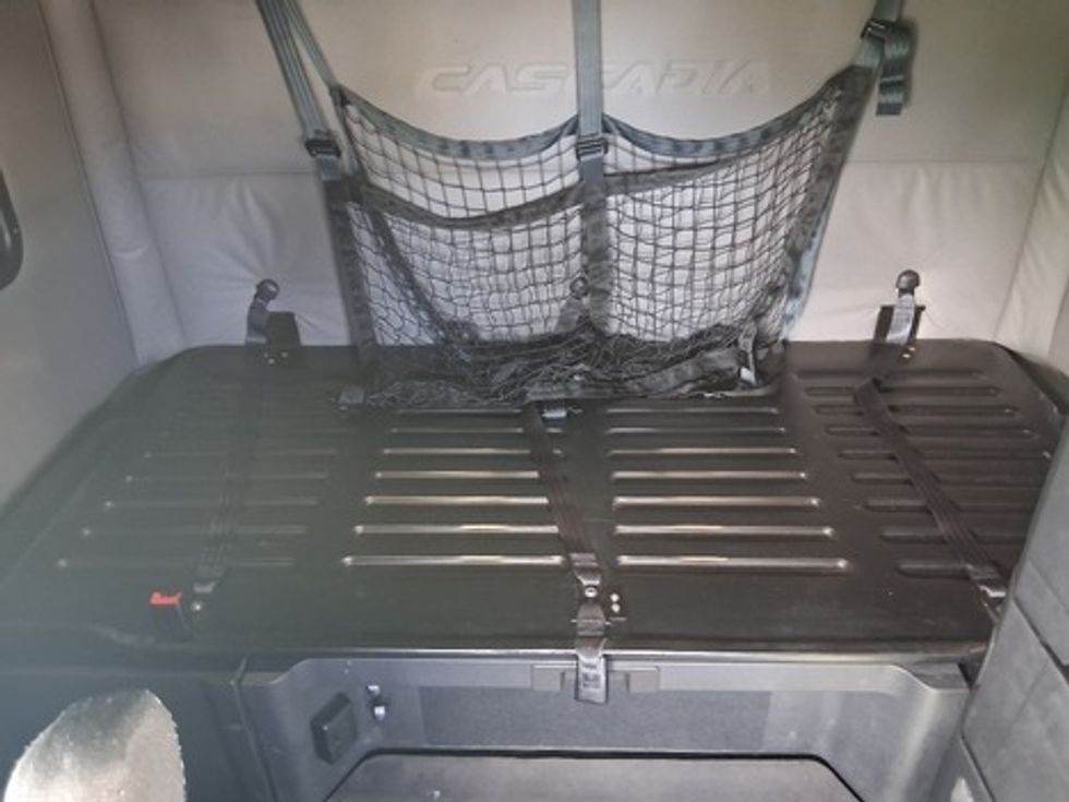 Sleeper Tractor-Heavy Duty Tractors-Freightliner-2021-T12664ST-Dayton-OH-632,884\n\t\tmiles-$ 50,750 - Image 15