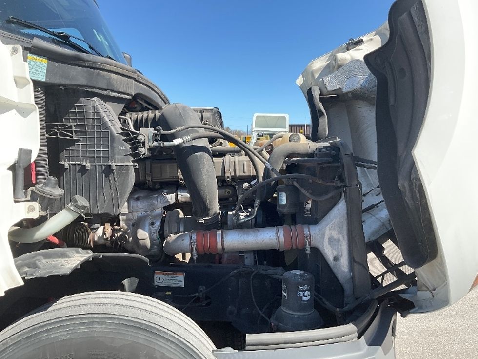 Sleeper Tractor-Heavy Duty Tractors-Freightliner-2021-T12664ST-De Pere-WI-555,976\n\t\tmiles-$ 56,500 - Image 20