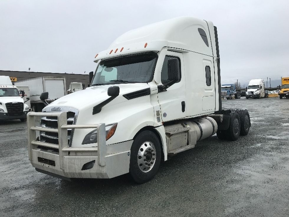 Sleeper Tractor-Heavy Duty Tractors-Freightliner-2021-T12664ST-Delta-BC-739,255\n\t\tkm-$ 78,750 - Image 3