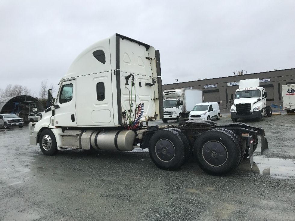 Sleeper Tractor-Heavy Duty Tractors-Freightliner-2021-T12664ST-Delta-BC-739,255\n\t\tkm-$ 78,750 - Image 5