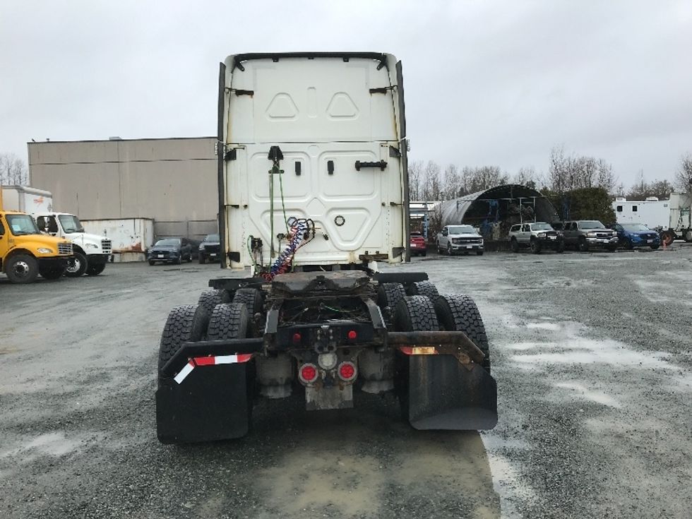 Sleeper Tractor-Heavy Duty Tractors-Freightliner-2021-T12664ST-Delta-BC-739,255\n\t\tkm-$ 78,750 - Image 6