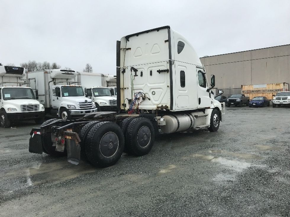 Sleeper Tractor-Heavy Duty Tractors-Freightliner-2021-T12664ST-Delta-BC-739,255\n\t\tkm-$ 78,750 - Image 7