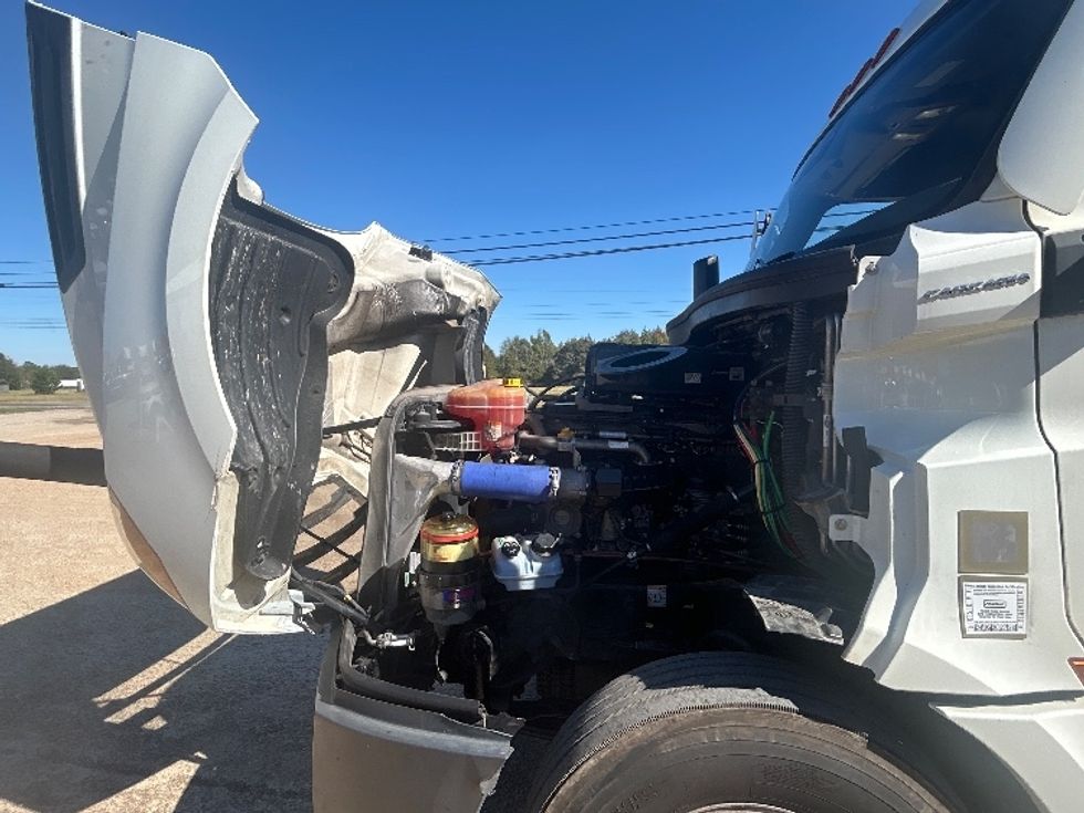 Sleeper Tractor-Heavy Duty Tractors-Freightliner-2021-T12664ST-Dothan-AL-427,401\n\t\tmiles-$ 70,250 - Image 21