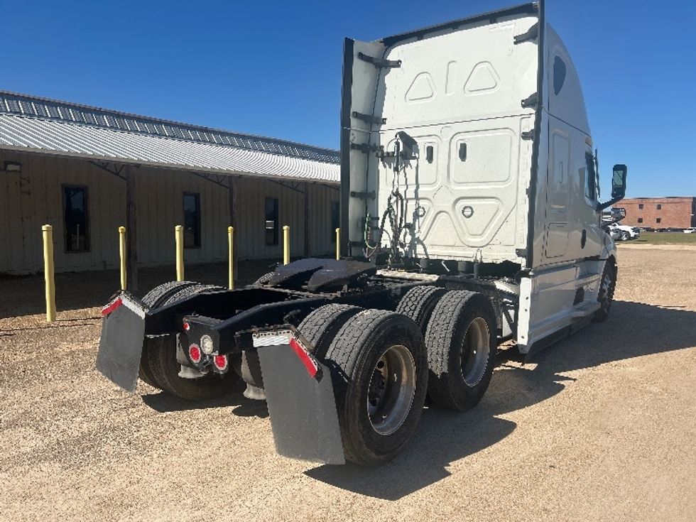 Sleeper Tractor-Heavy Duty Tractors-Freightliner-2021-T12664ST-Dothan-AL-427,401\n\t\tmiles-$ 70,250 - Image 7