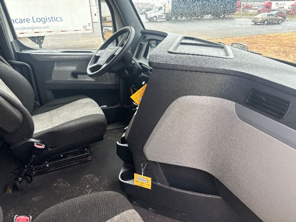 Sleeper Tractor-Heavy Duty Tractors-Freightliner-2021-T12664ST-Dothan-AL-554,138\n\t\tmiles-$ 59,500 - Image 15