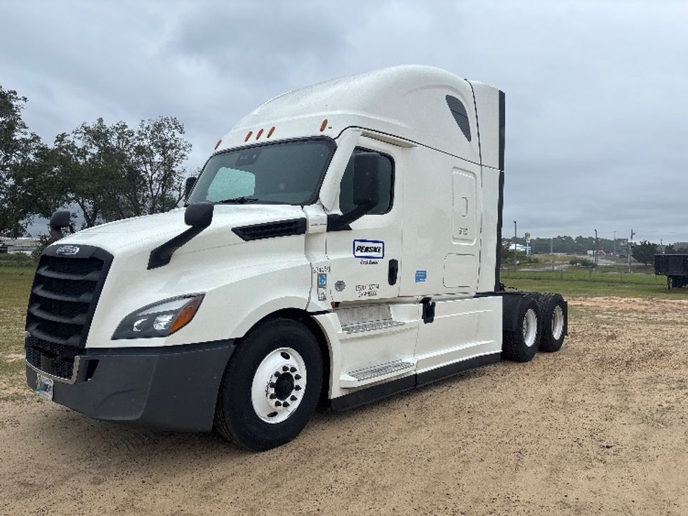 Sleeper Tractor-Heavy Duty Tractors-Freightliner-2021-T12664ST-Dothan-AL-554,138\n\t\tmiles-$ 59,500 - Image 3