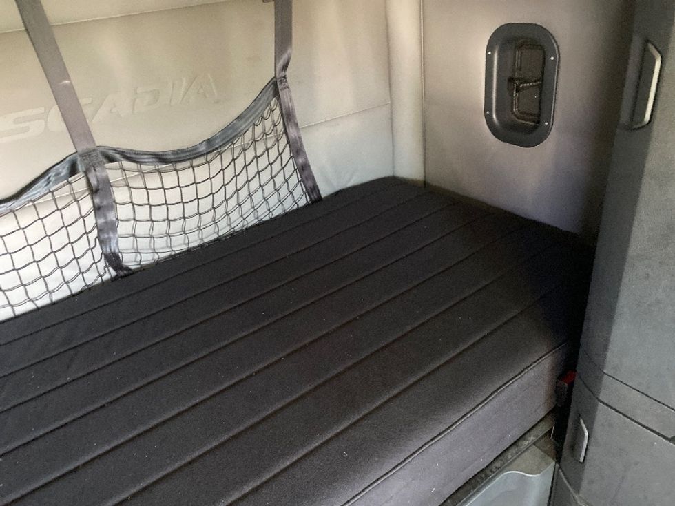 Sleeper Tractor-Heavy Duty Tractors-Freightliner-2021-T12664ST-East Chicago-IN-315,732\n\t\tmiles-$ 73,000 - Image 17