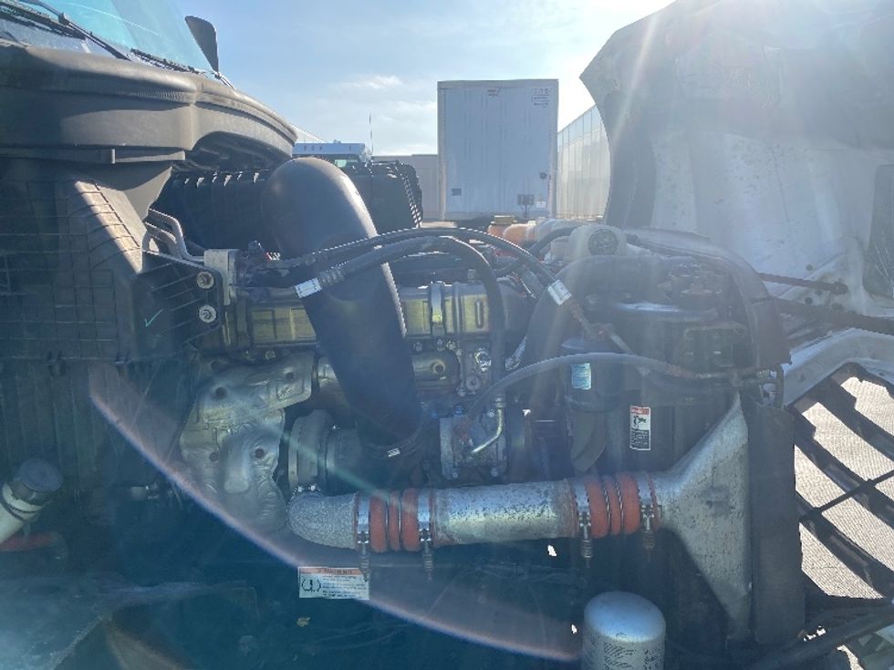 Sleeper Tractor-Heavy Duty Tractors-Freightliner-2021-T12664ST-East Chicago-IN-315,732\n\t\tmiles-$ 73,000 - Image 20