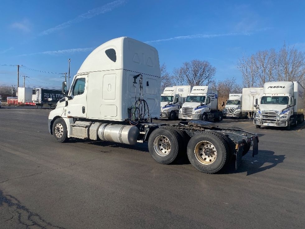 Sleeper Tractor-Heavy Duty Tractors-Freightliner-2021-T12664ST-East Chicago-IN-315,732\n\t\tmiles-$ 73,000 - Image 5