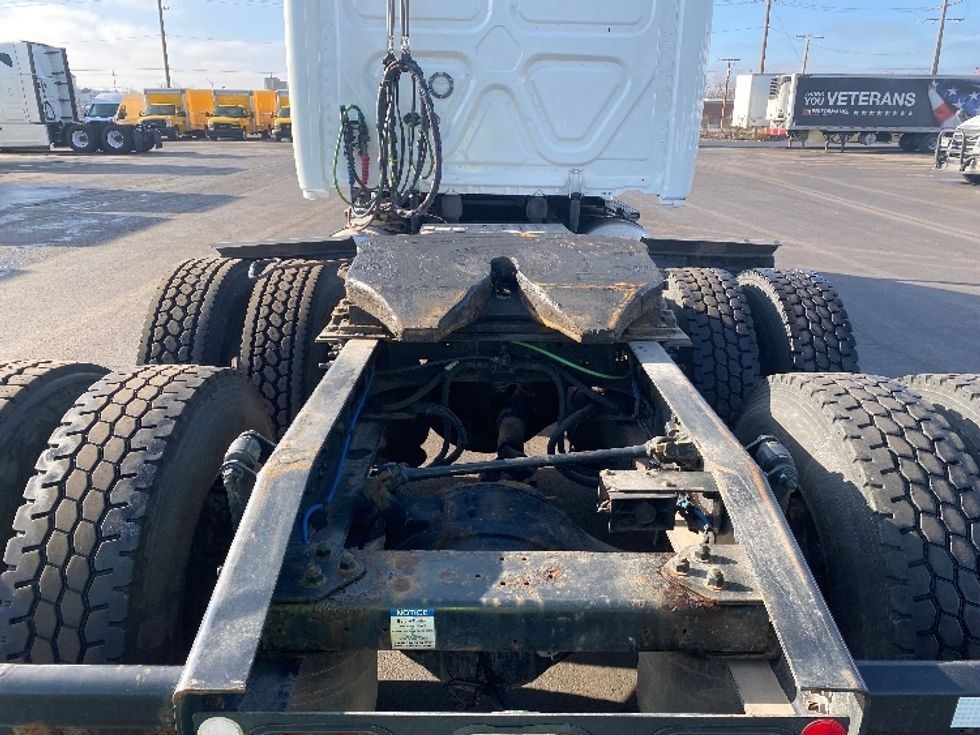 Sleeper Tractor-Heavy Duty Tractors-Freightliner-2021-T12664ST-East Chicago-IN-315,732\n\t\tmiles-$ 73,000 - Image 6