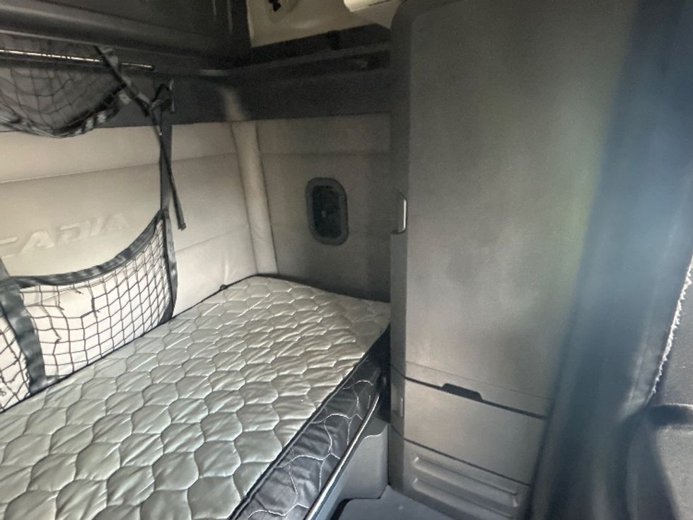 Sleeper Tractor-Heavy Duty Tractors-Freightliner-2021-T12664ST-East Chicago-IN-403,108\n\t\tmiles-$ 70,750 - Image 17