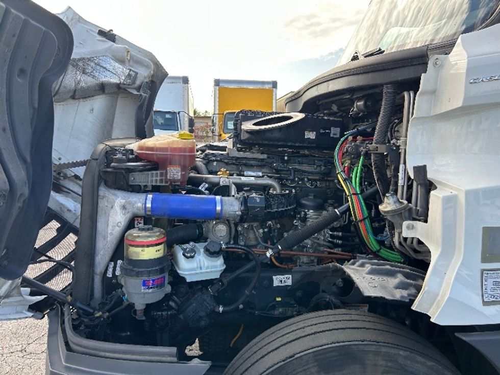 Sleeper Tractor-Heavy Duty Tractors-Freightliner-2021-T12664ST-East Chicago-IN-468,419\n\t\tmiles-$ 66,250 - Image 18