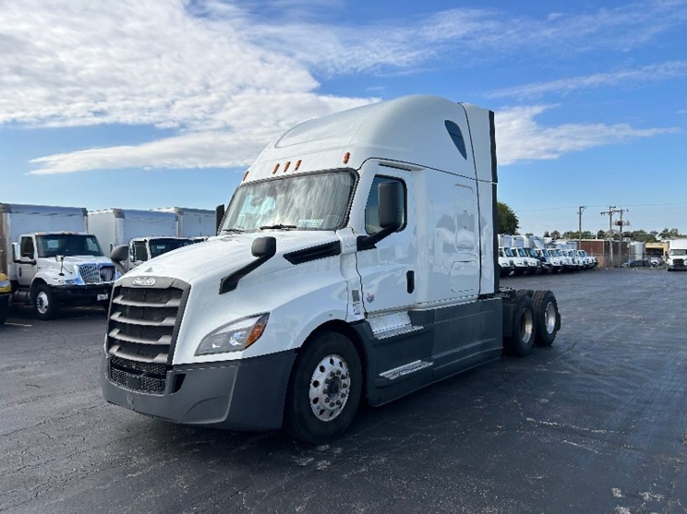 Sleeper Tractor-Heavy Duty Tractors-Freightliner-2021-T12664ST-East Chicago-IN-468,419\n\t\tmiles-$ 66,250 - Image 3