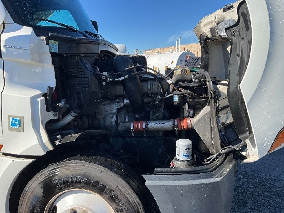 Sleeper Tractor-Heavy Duty Tractors-Freightliner-2021-T12664ST-East Chicago-IN-528,926\n\t\tmiles-$ 60,500 - Image 20