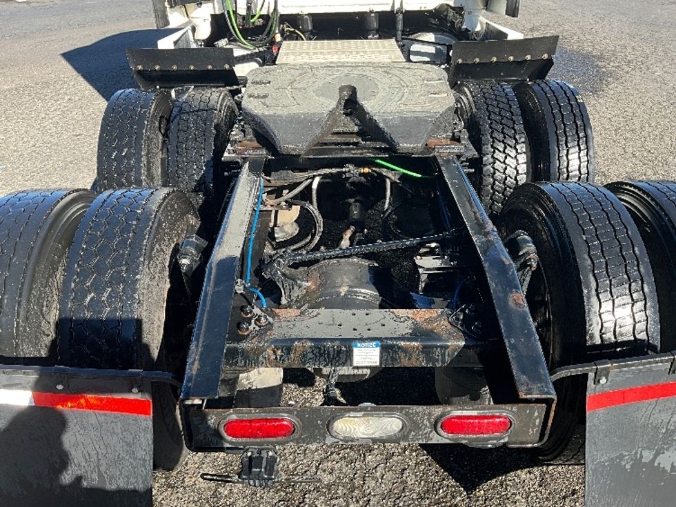 Sleeper Tractor-Heavy Duty Tractors-Freightliner-2021-T12664ST-East Chicago-IN-528,926\n\t\tmiles-$ 60,500 - Image 6