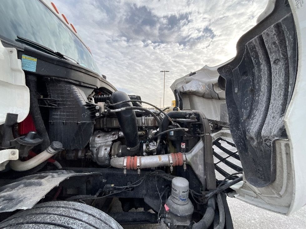 Sleeper Tractor-Heavy Duty Tractors-Freightliner-2021-T12664ST-East Chicago-IN-533,851\n\t\tmiles-$ 69,000 - Image 20