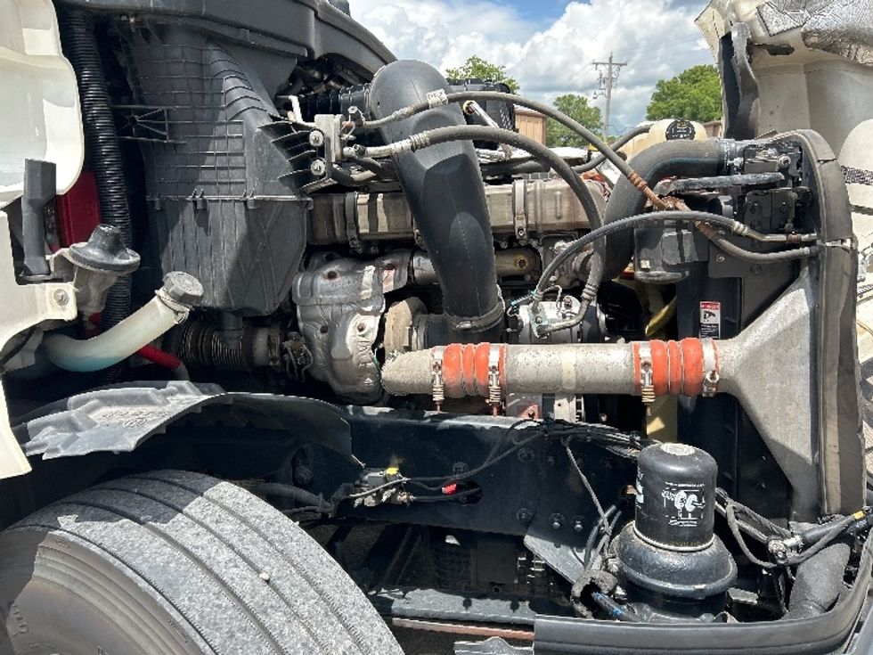 Sleeper Tractor-Heavy Duty Tractors-Freightliner-2021-T12664ST-East Chicago-IN-550,763\n\t\tmiles-$ 59,750 - Image 20