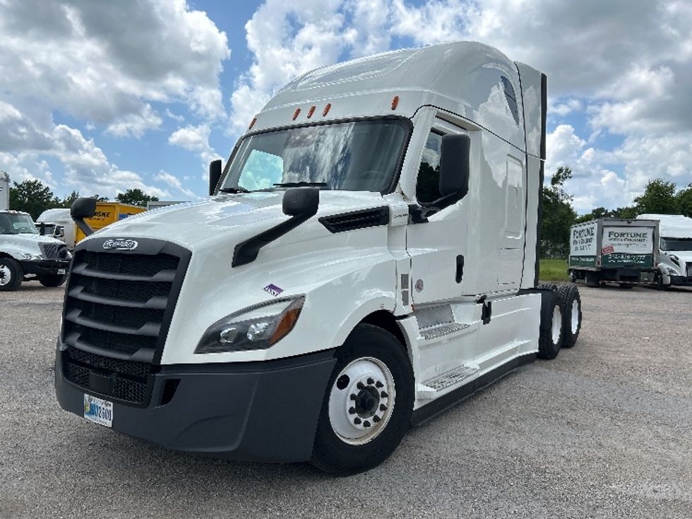 Sleeper Tractor-Heavy Duty Tractors-Freightliner-2021-T12664ST-East Chicago-IN-550,763\n\t\tmiles-$ 59,750 - Image 3