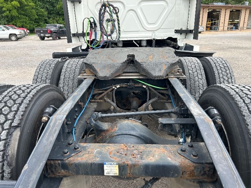 Sleeper Tractor-Heavy Duty Tractors-Freightliner-2021-T12664ST-East Chicago-IN-550,763\n\t\tmiles-$ 59,750 - Image 6
