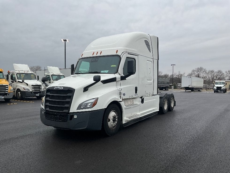 Sleeper Tractor-Heavy Duty Tractors-Freightliner-2021-T12664ST-East Chicago-IN-563,375\n\t\tmiles-$ 62,500 - Image 3
