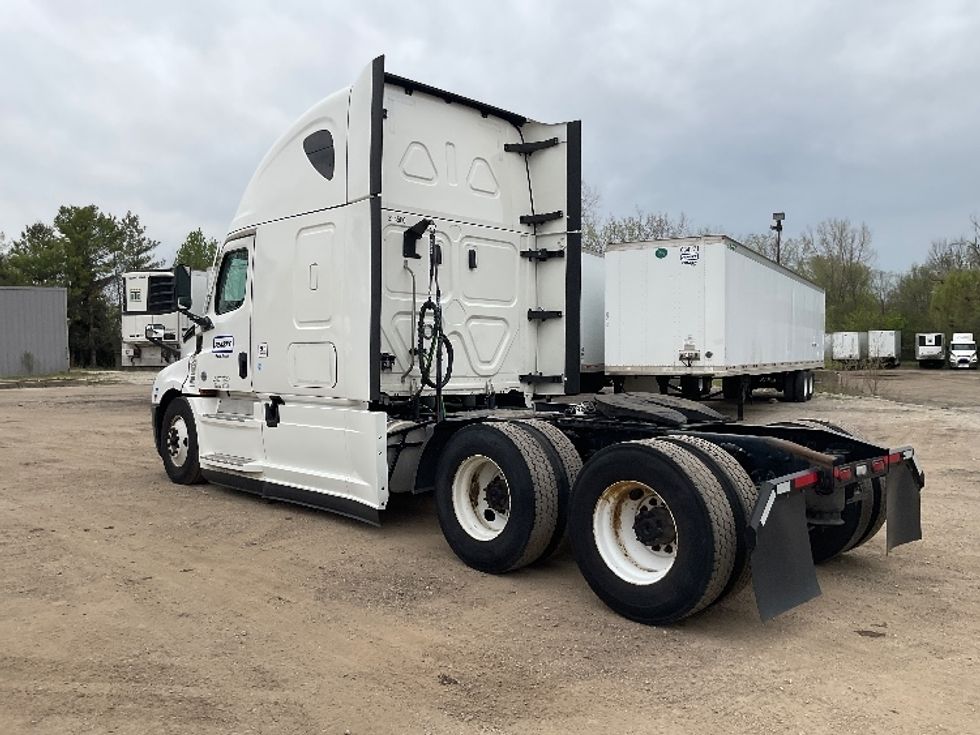 Sleeper Tractor-Heavy Duty Tractors-Freightliner-2021-T12664ST-East Chicago-IN-568,711\n\t\tmiles-$ 58,500 - Image 5