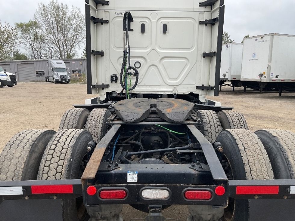 Sleeper Tractor-Heavy Duty Tractors-Freightliner-2021-T12664ST-East Chicago-IN-568,711\n\t\tmiles-$ 58,500 - Image 6