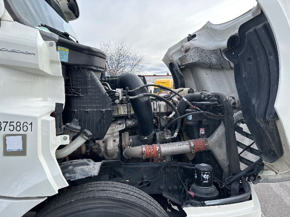 Sleeper Tractor-Heavy Duty Tractors-Freightliner-2021-T12664ST-East Chicago-IN-597,485\n\t\tmiles-$ 54,000 - Image 20