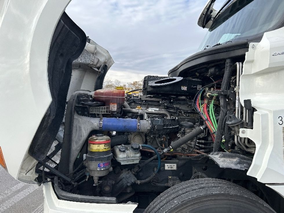 Sleeper Tractor-Heavy Duty Tractors-Freightliner-2021-T12664ST-East Chicago-IN-597,485\n\t\tmiles-$ 54,000 - Image 21