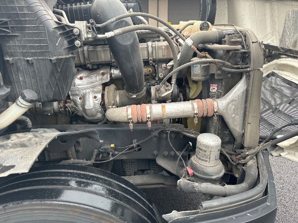 Sleeper Tractor-Heavy Duty Tractors-Freightliner-2021-T12664ST-East Chicago-IN-619,433\n\t\tmiles-$ 52,000 - Image 20