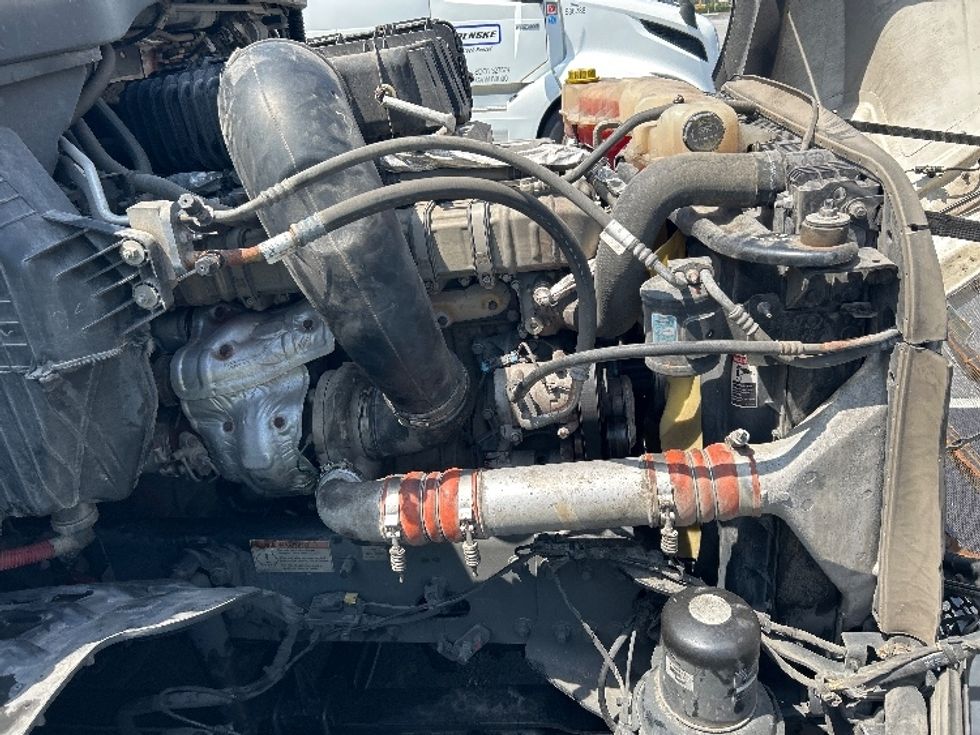 Sleeper Tractor-Heavy Duty Tractors-Freightliner-2021-T12664ST-East Chicago-IN-635,456\n\t\tmiles-$ 49,250 - Image 20