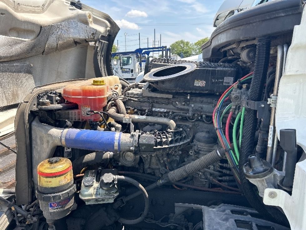 Sleeper Tractor-Heavy Duty Tractors-Freightliner-2021-T12664ST-East Chicago-IN-635,456\n\t\tmiles-$ 49,250 - Image 21