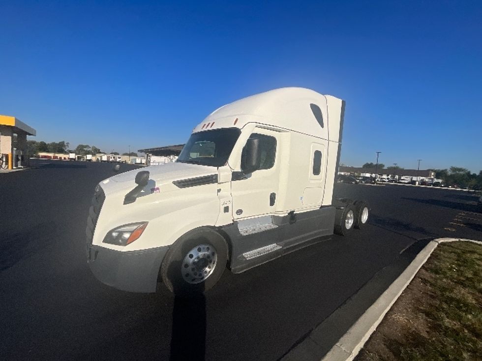 Sleeper Tractor-Heavy Duty Tractors-Freightliner-2021-T12664ST-East Chicago-IN-654,430\n\t\tmiles-$ 51,250 - Image 3