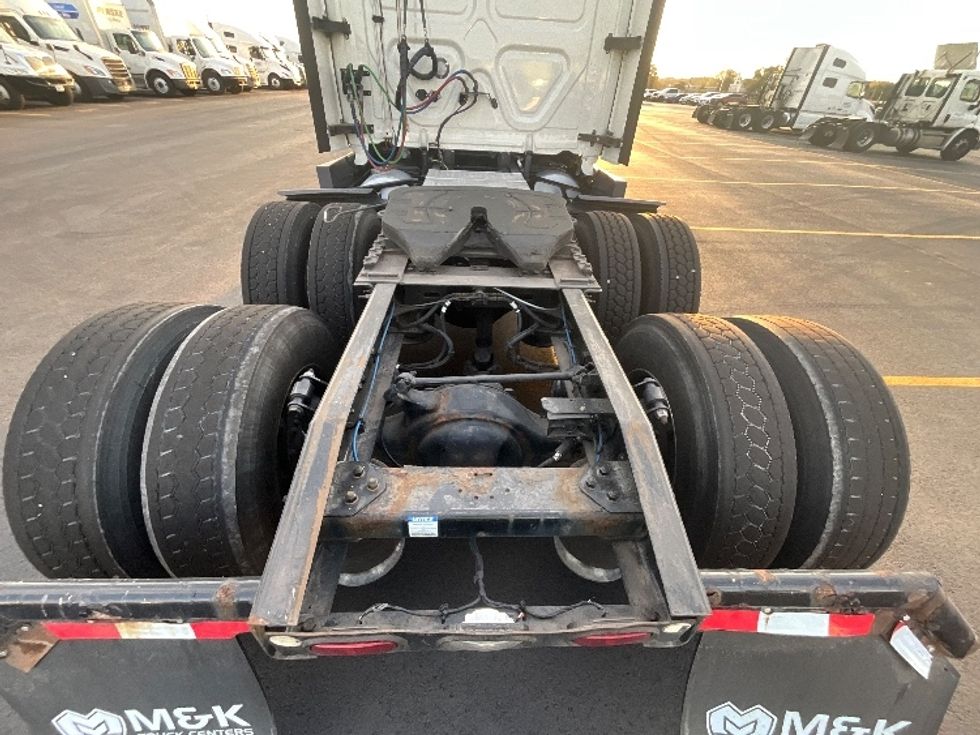 Sleeper Tractor-Heavy Duty Tractors-Freightliner-2021-T12664ST-East Chicago-IN-717,730\n\t\tmiles-$ 45,750 - Image 6