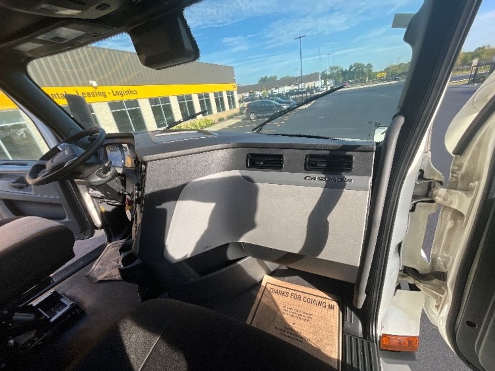 Sleeper Tractor-Heavy Duty Tractors-Freightliner-2021-T12664ST-East Chicago-IN-765,209\n\t\tmiles-$ 43,500 - Image 14