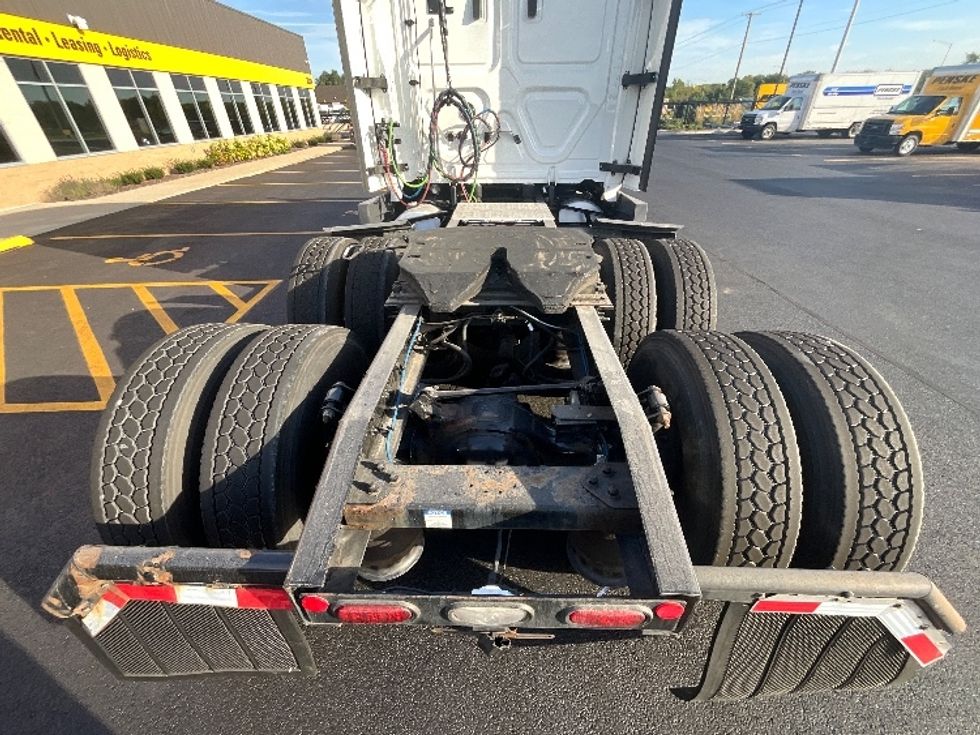 Sleeper Tractor-Heavy Duty Tractors-Freightliner-2021-T12664ST-East Chicago-IN-765,209\n\t\tmiles-$ 43,500 - Image 6