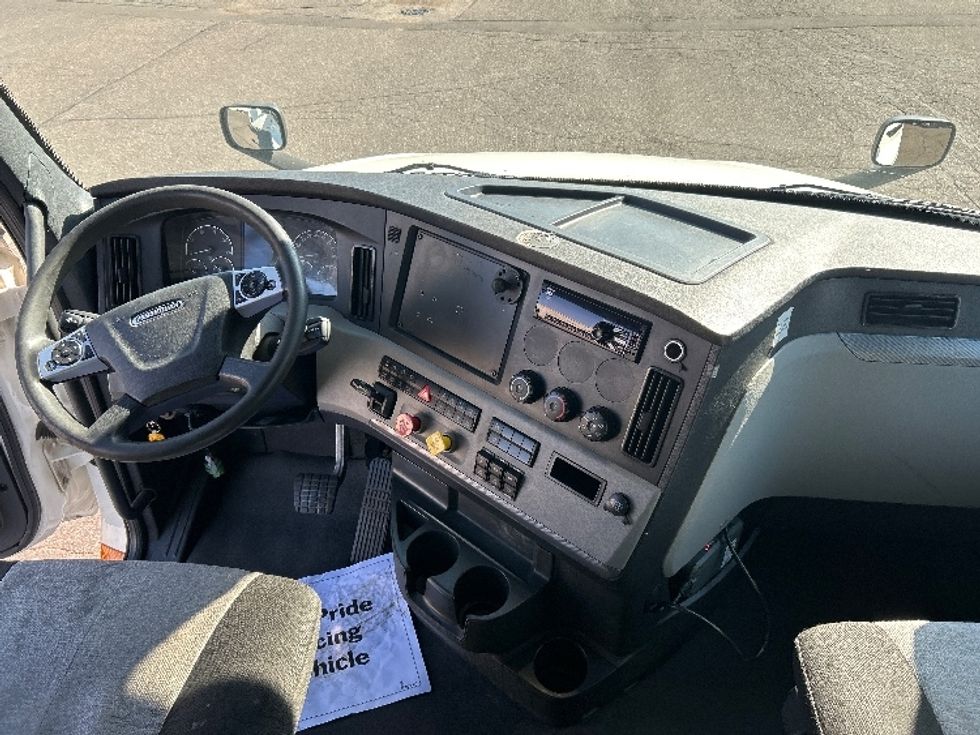 Sleeper Tractor-Heavy Duty Tractors-Freightliner-2021-T12664ST-Eau Claire-WI-566,485\n\t\tmiles-$ 57,250 - Image 12