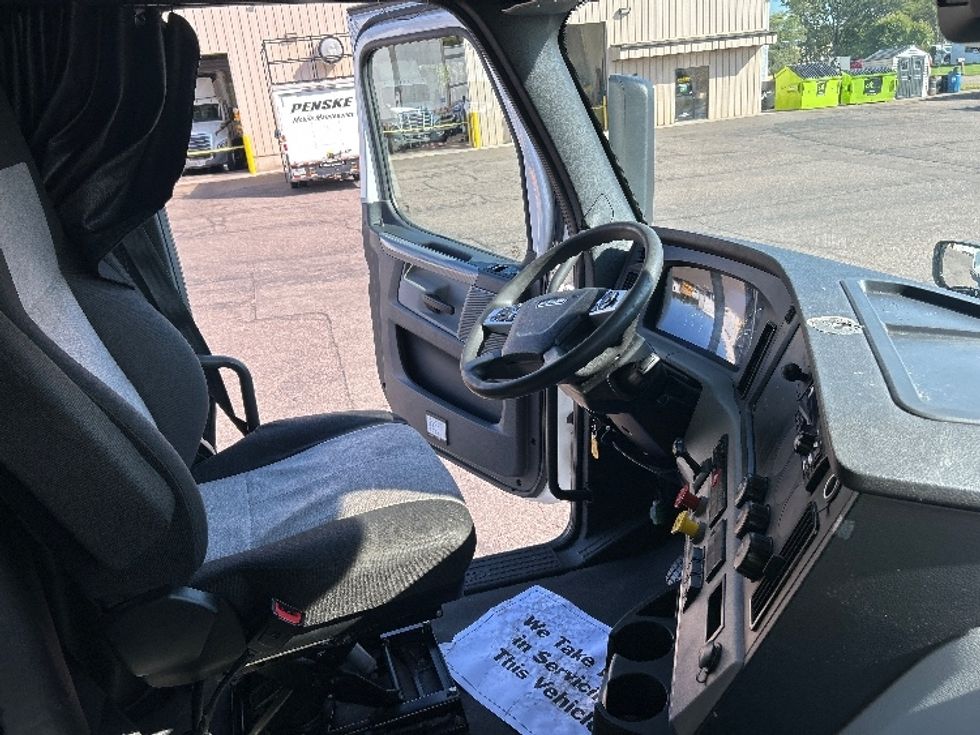 Sleeper Tractor-Heavy Duty Tractors-Freightliner-2021-T12664ST-Eau Claire-WI-566,485\n\t\tmiles-$ 57,250 - Image 15