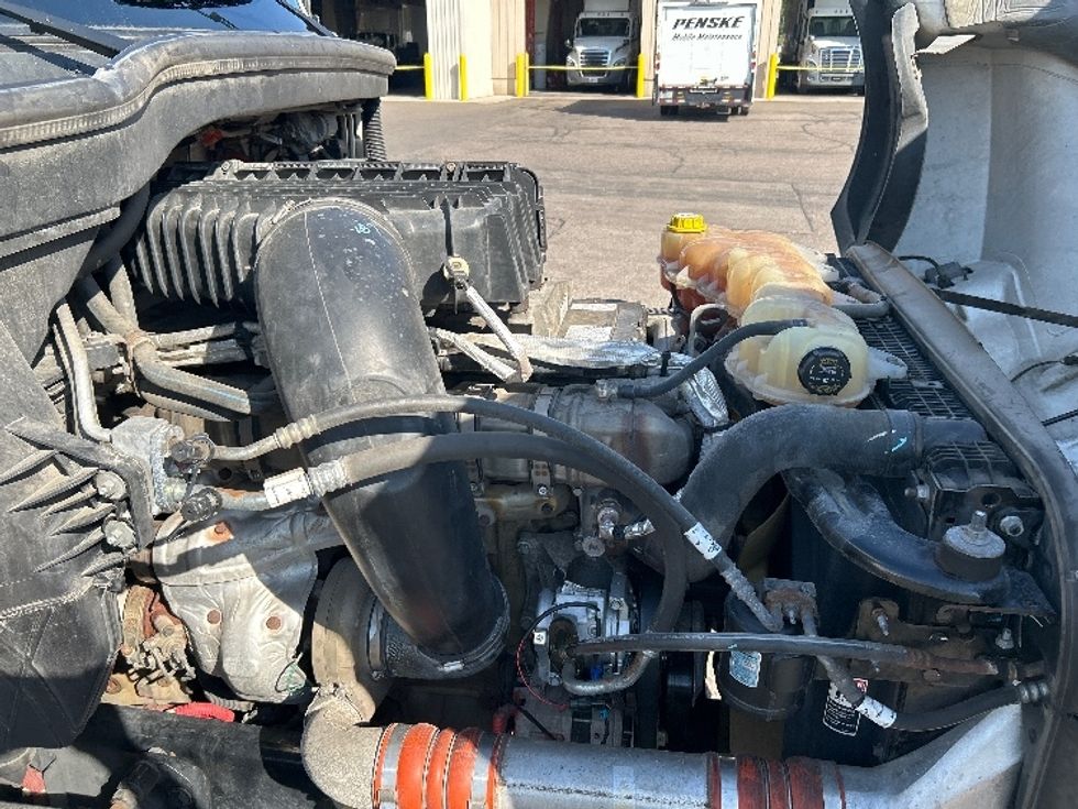 Sleeper Tractor-Heavy Duty Tractors-Freightliner-2021-T12664ST-Eau Claire-WI-566,485\n\t\tmiles-$ 57,250 - Image 20