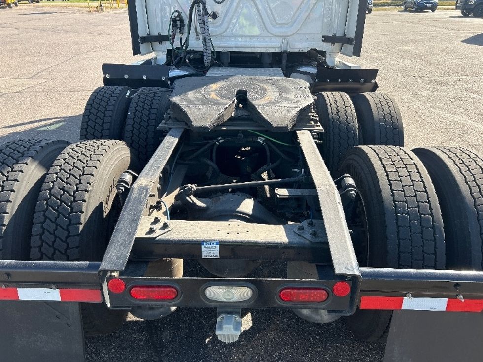 Sleeper Tractor-Heavy Duty Tractors-Freightliner-2021-T12664ST-Eau Claire-WI-566,485\n\t\tmiles-$ 57,250 - Image 6