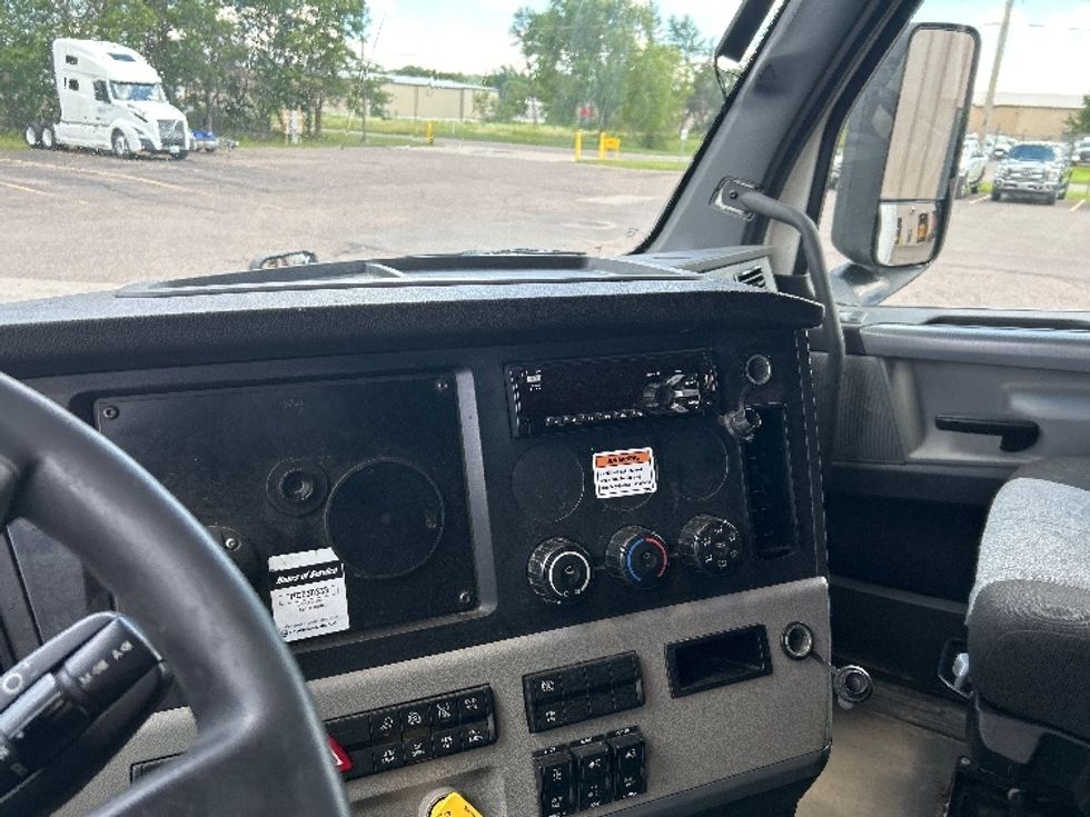 Sleeper Tractor-Heavy Duty Tractors-Freightliner-2021-T12664ST-Eau Claire-WI-642,578\n\t\tmiles-$ 56,000 - Image 12