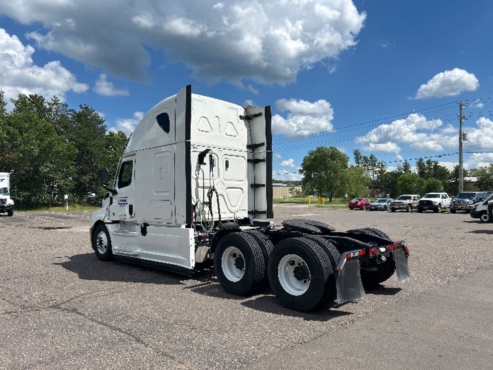 Sleeper Tractor-Heavy Duty Tractors-Freightliner-2021-T12664ST-Eau Claire-WI-642,578\n\t\tmiles-$ 56,000 - Image 5
