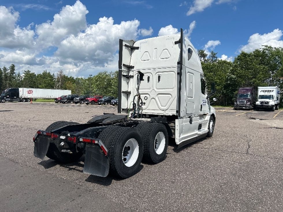Sleeper Tractor-Heavy Duty Tractors-Freightliner-2021-T12664ST-Eau Claire-WI-642,578\n\t\tmiles-$ 56,000 - Image 7